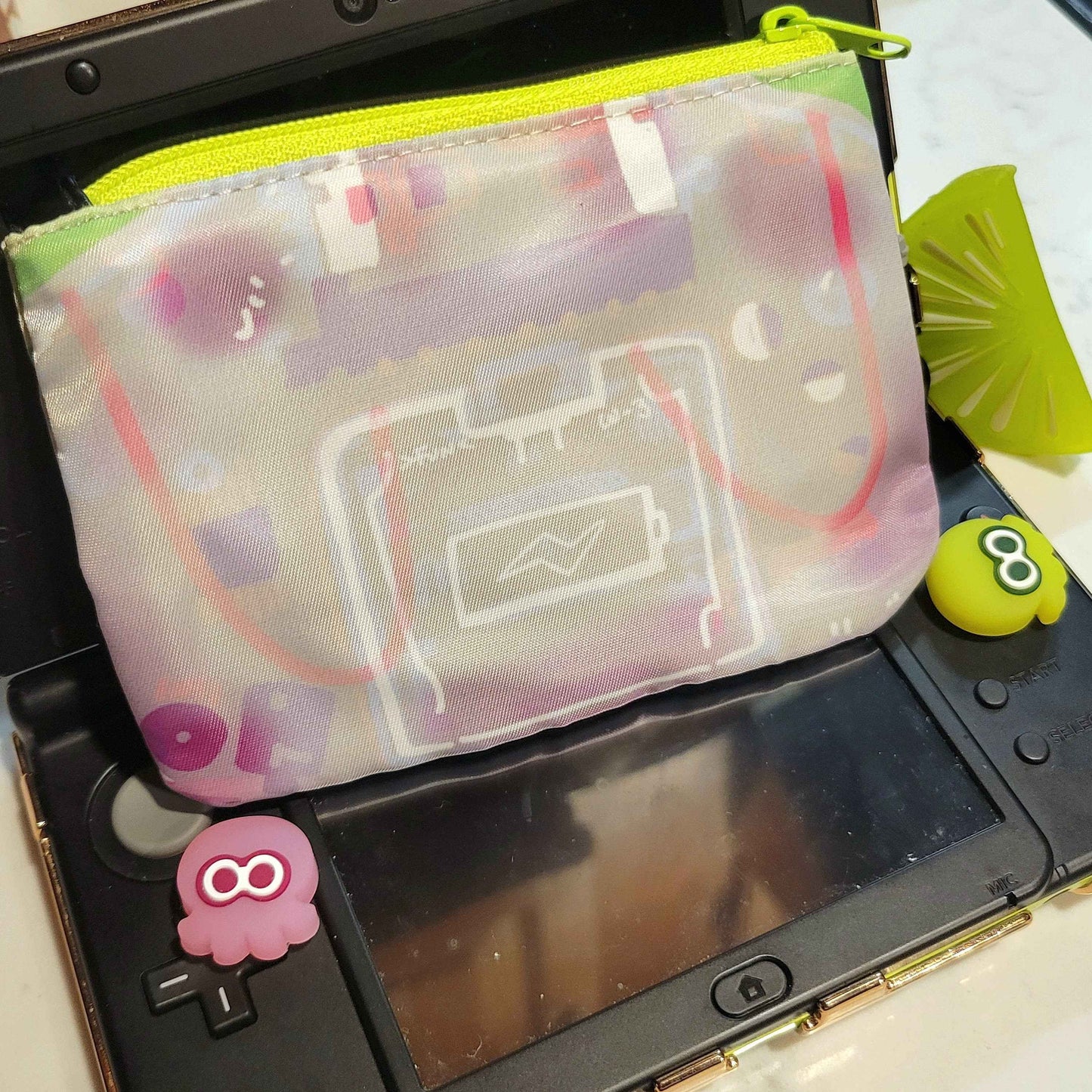 Handheld Game Console Zipper Pouch / Wallet